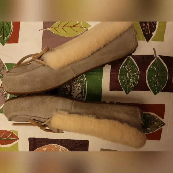 RARE Genuine Ugg Solana Moccasin Size 8M - Picture 11 of 12